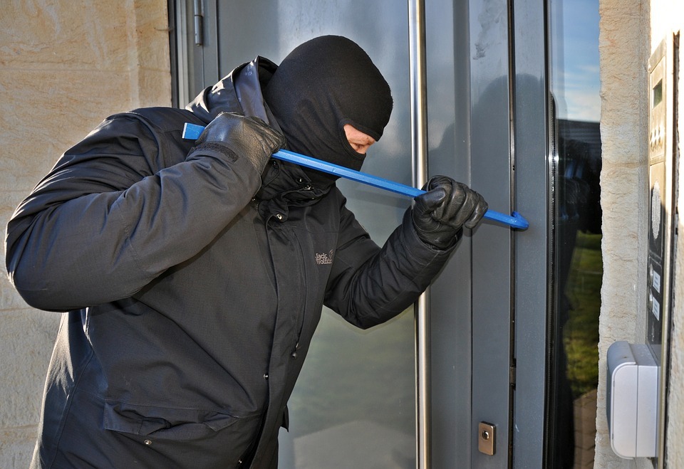 Warning to residents after string of burglaries in Bracknell 