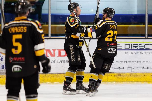Bracknell Bees thumped Sheffield Steeldogs 7-1   Pictures by Kevin Slyfield
