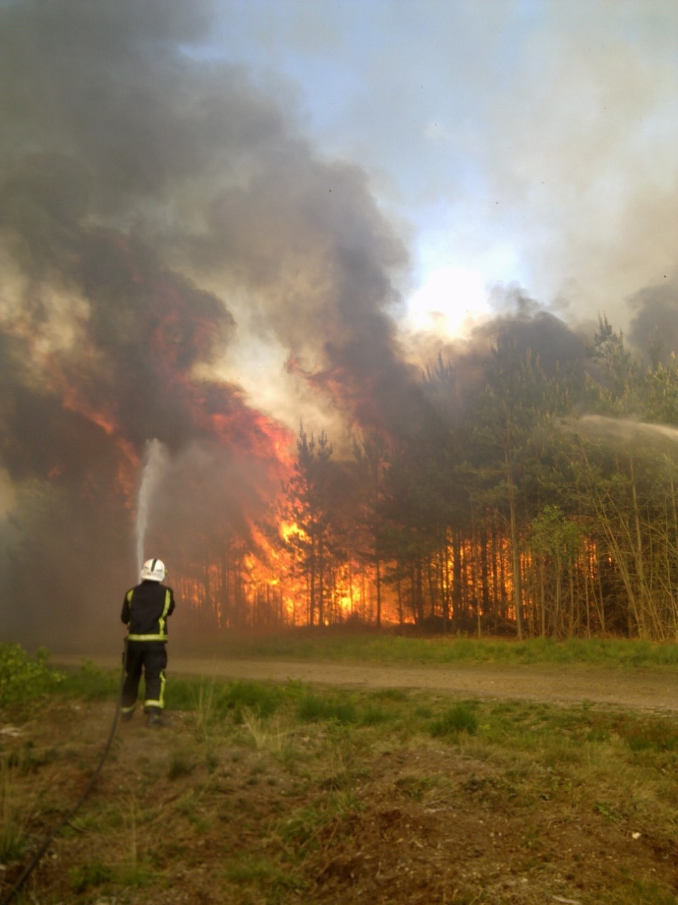 Swinley Forest fire lasted seven days. Image via Rob Gazzard.