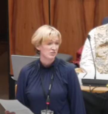 Bracknell News: Cllr Sarah Kerr in the Wokingham Borough Council chamber