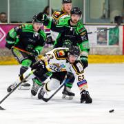 Bracknell Bees (white/black) beat Hull Pirates on penalties Pictures by Kevin Slyfield