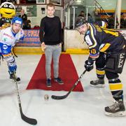 Bracknell Bees beat Peterborough Phantoms 4-3   Pictures by Kevin Slyfield